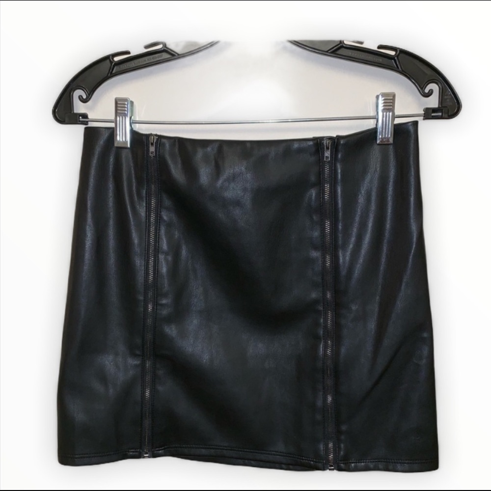 EUC Kendall & Kylie Vegan Leather Mini Skirt